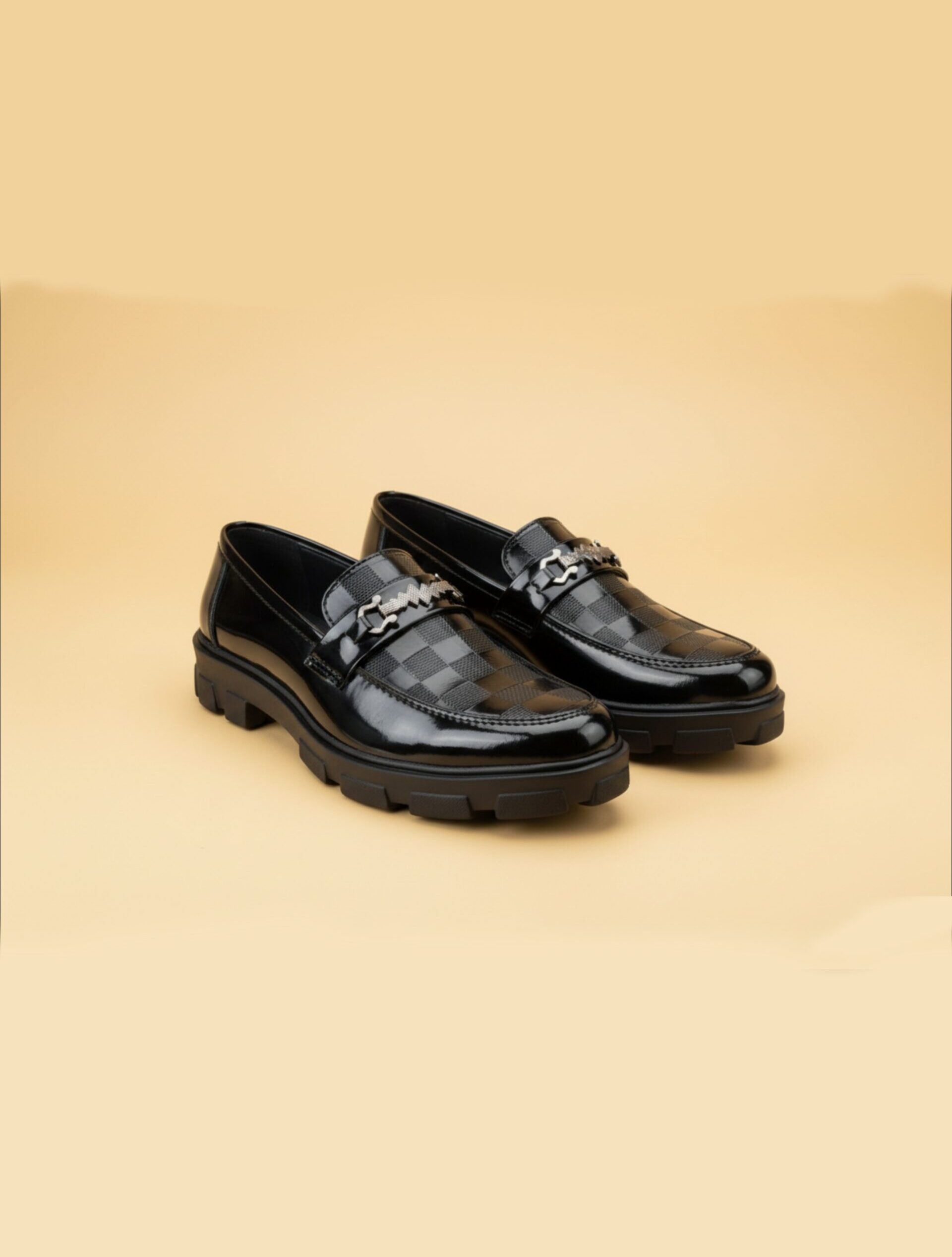 Men’s Checkered Pattern Loafers with Metal Chain Detail – Premium Casual & Formal Shoes - Image 2